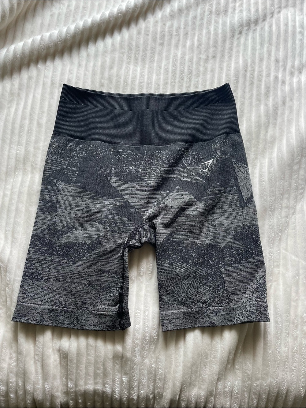 Seamless High-Waist Women’s Gymshark Shorts in Charcoal